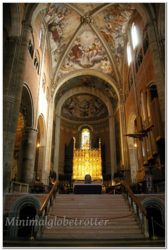 duomo di piacenza navata centrale