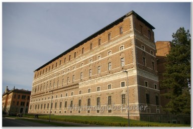 piacenza palazzo farnese