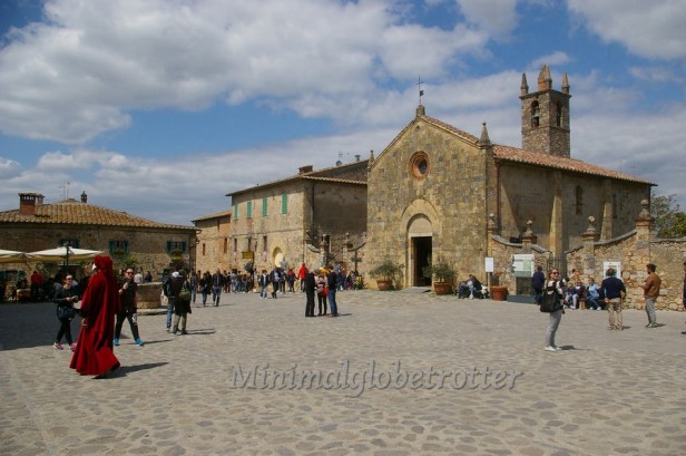 monteriggioni piazza 2