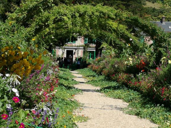 vialetto-centrale-casa-monet-giverny