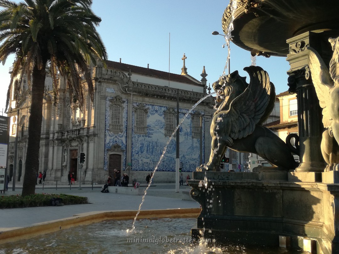 Fontana con i grifoni a Porto