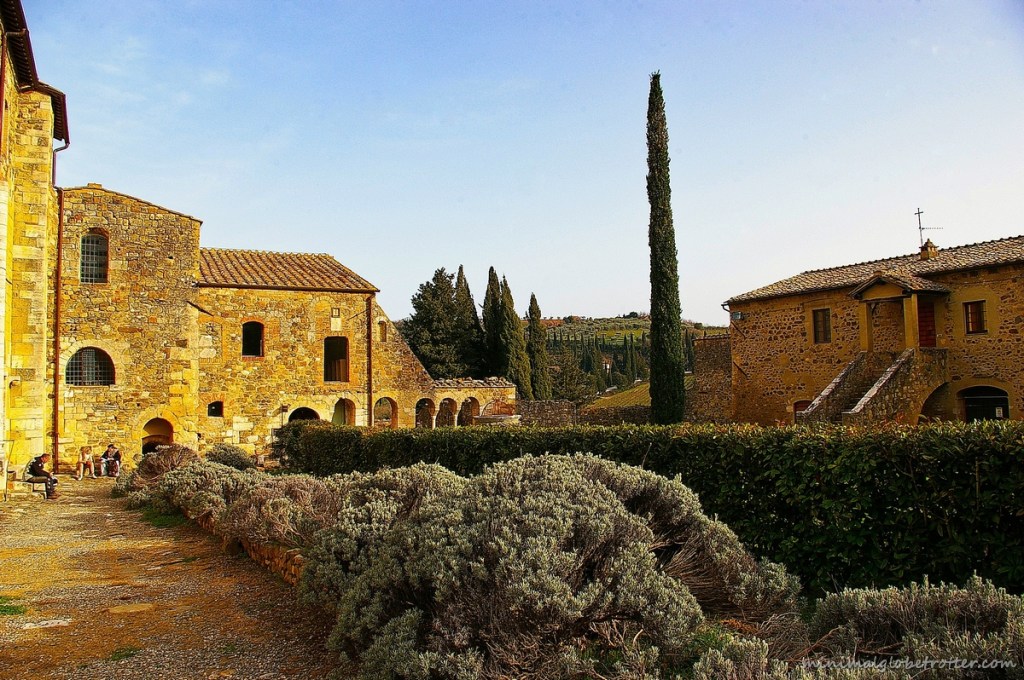 Chiostro dell'antico monastero di Sant'Antimo a Montalcino