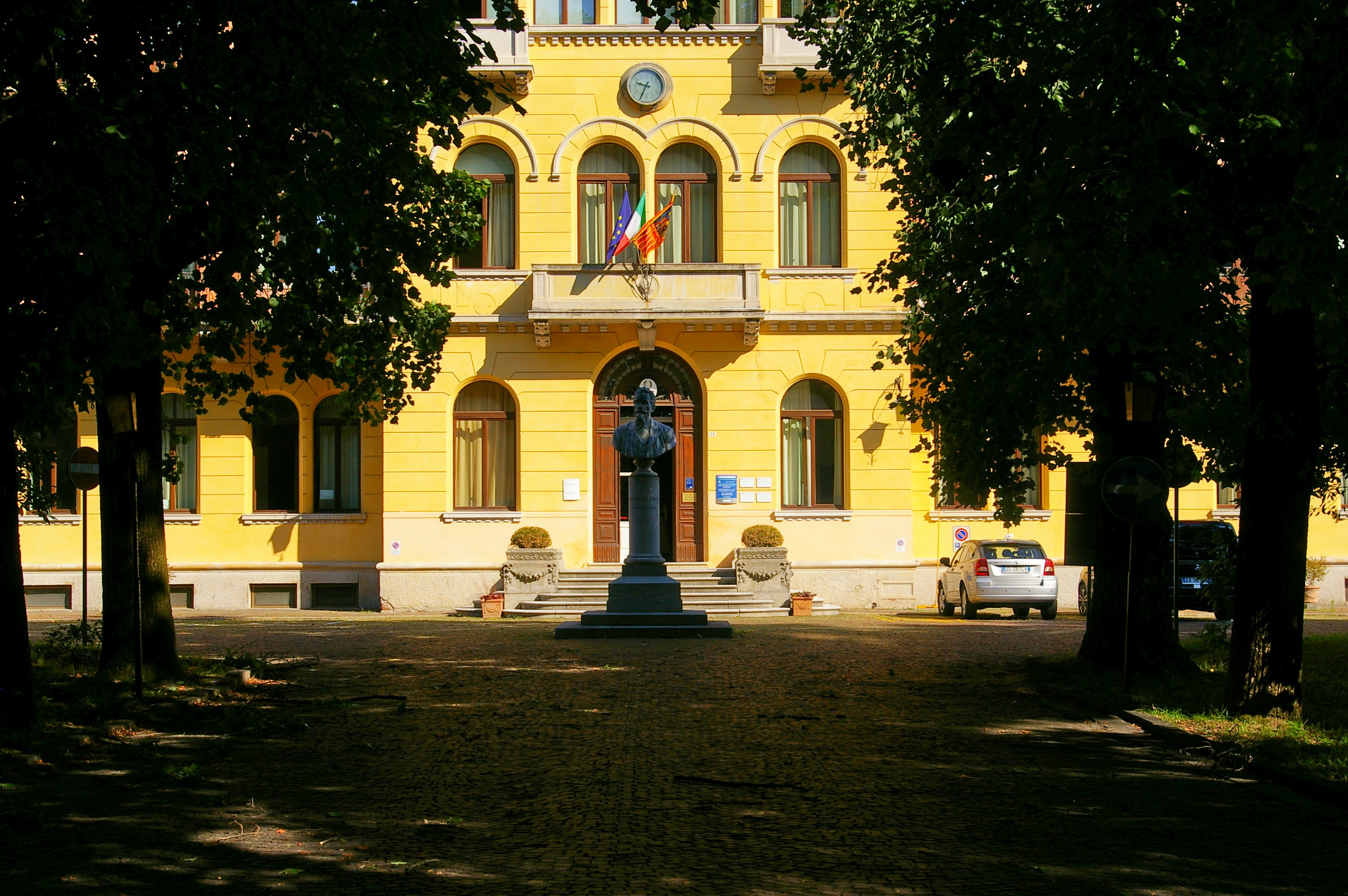 Ingresso della Scuola di enologia a Conegliano