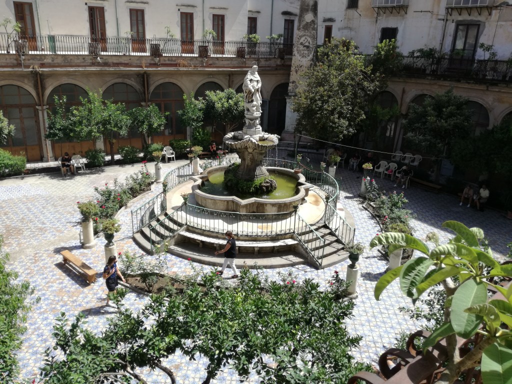 Il chiostro di Santa Caterina a Palermo