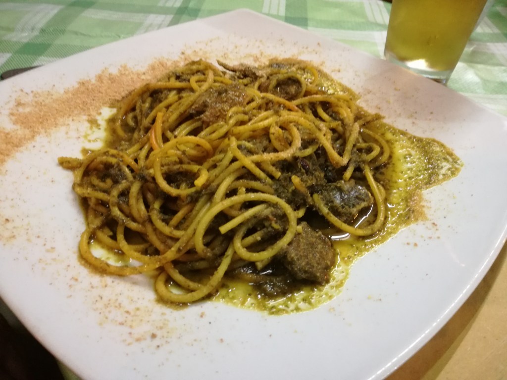 Piatto di pasta con le sarde